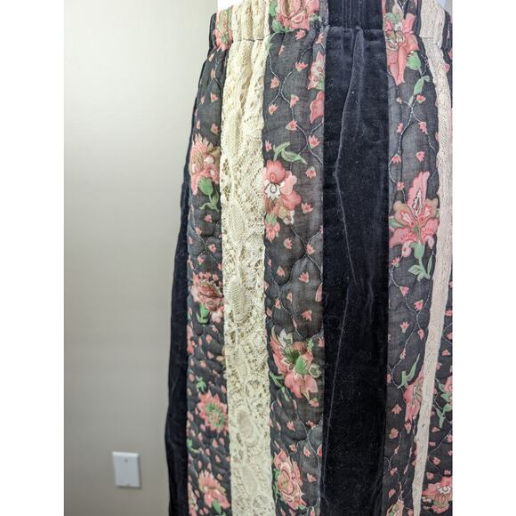 Whimsygoth Quilted Cottage Skirt - Picture 4 of 7